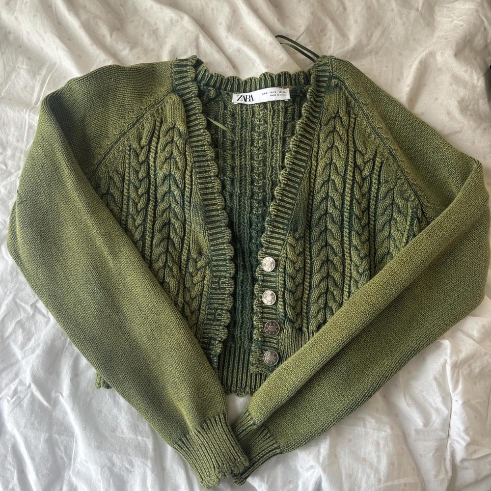 Zara Green Cable Knit Cropped Cardigan with Decorative Buttons